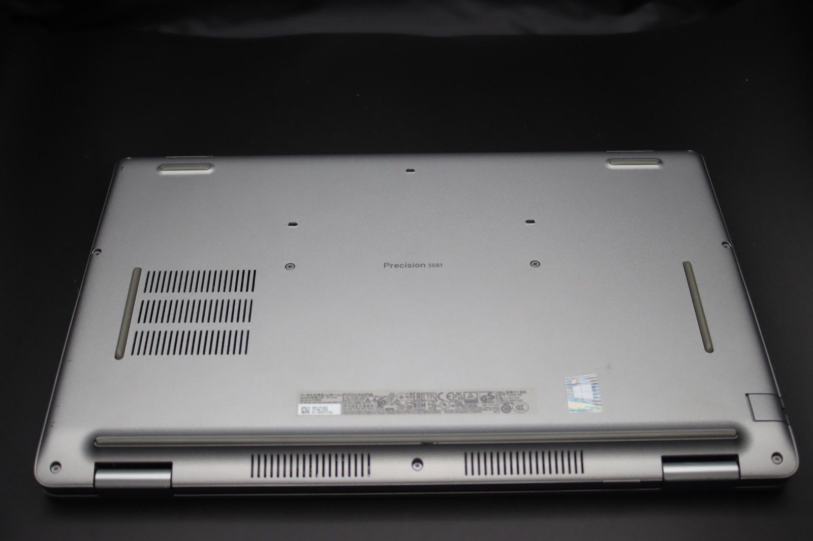 Dell Precision 3561 15.6″ (500GB SSD, Intel Core i7-11800H, 16GB RAM) NVIDIA