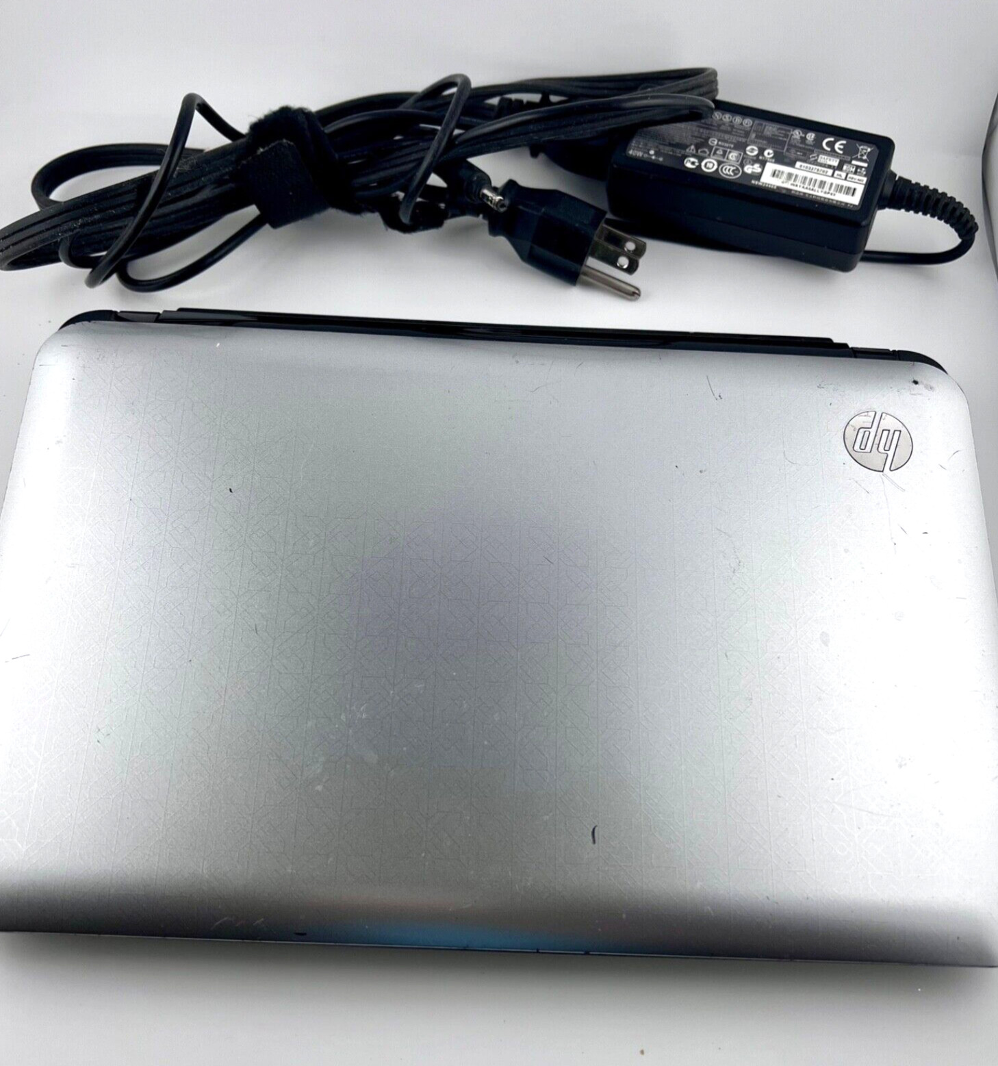 HP Mini 210–1055 NR Laptop Battleship CNF0039477 Intel Atom Windows 7 Computer