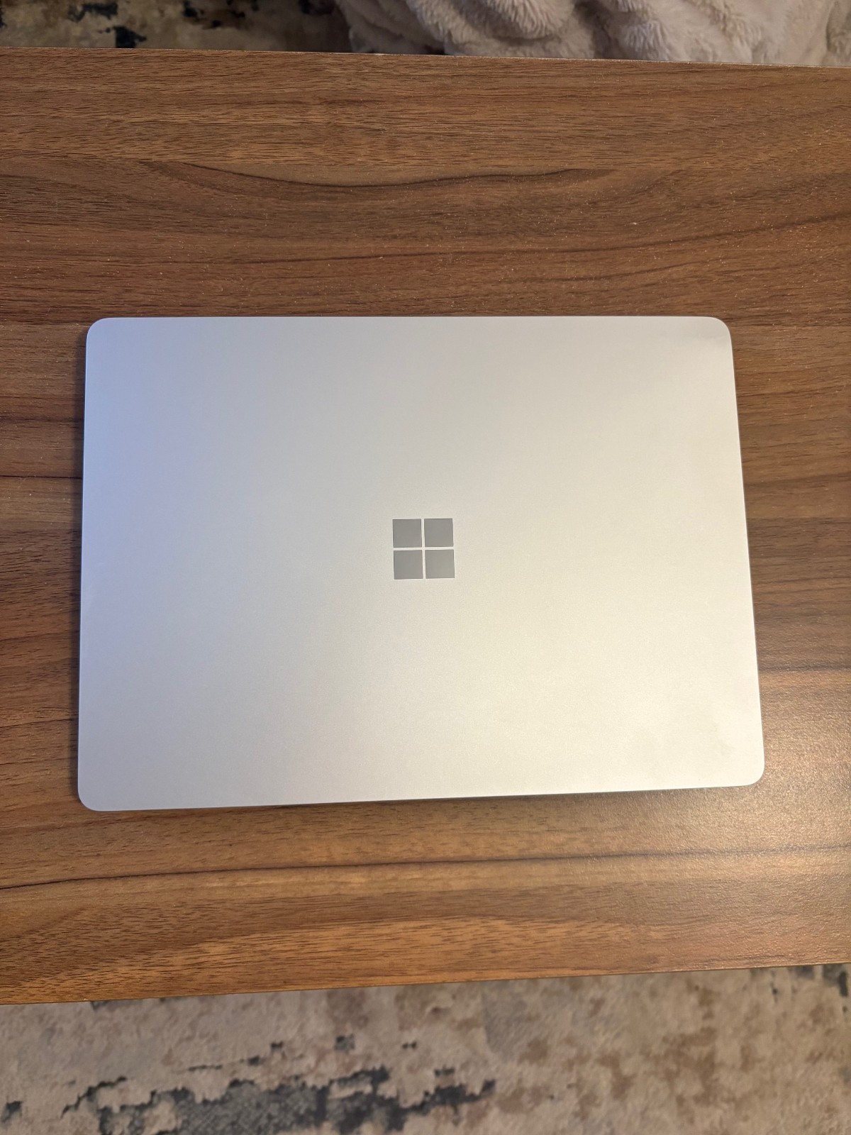Microsoft Surface Laptop 7th Edition 13.8″ Snapdragon X 3.4GHz 16GB RAM 256 GB