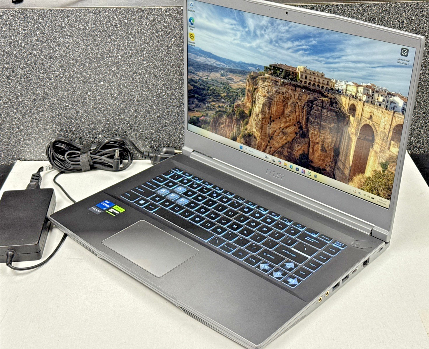 MSI Thin 15 Gaming 15.6″ i5-13420H 2.1GHz 16GB RAM 512GB SSD GeForce RTX 3050