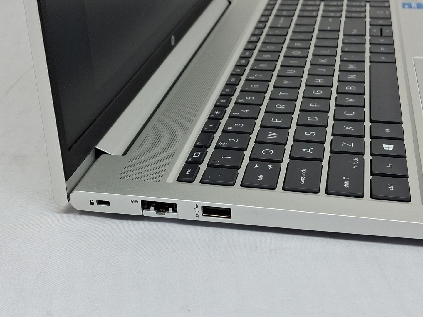HP ProBook 450 G8 15.6″ – i5-1135G7, 8GB, 256GB – Windows 11
