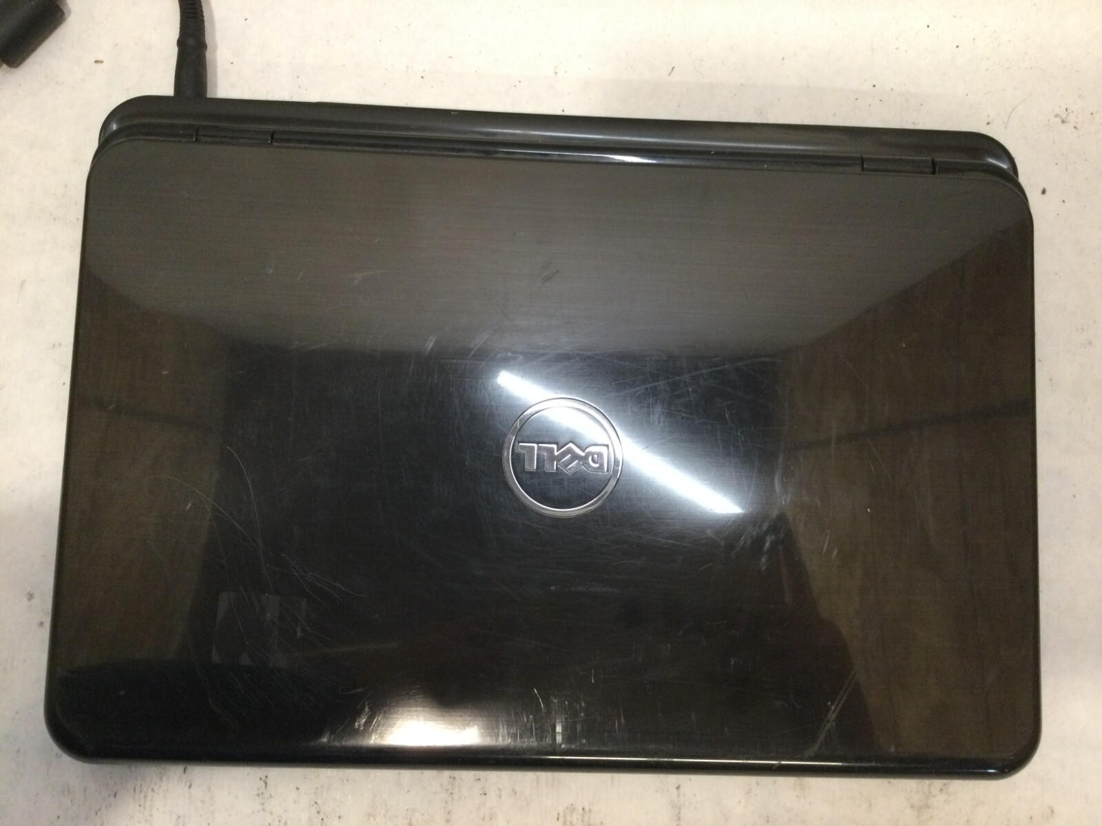 Dell Inspiron N5110 15.6” / Intel Core i5 / (CRACKED/MISSING PARTS!) -MR