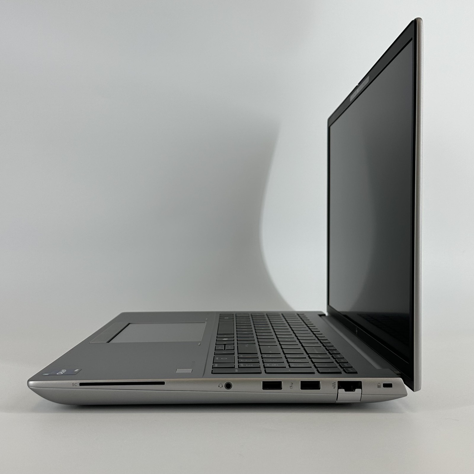 HP ZBook Fury 16 G11 FHD+ 2.1 GHz i7-13850HX 32GB 1TB SSD RTX 2000 Ada Good