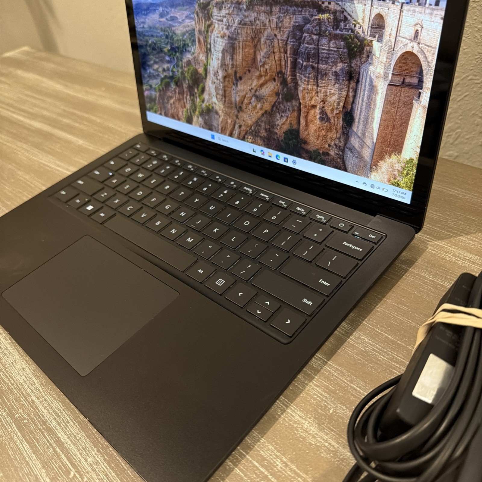 Microsoft Surface Laptop 4 13.5’ i7-1185G7 -16GB RAM- 512GB .Touch-Win 11