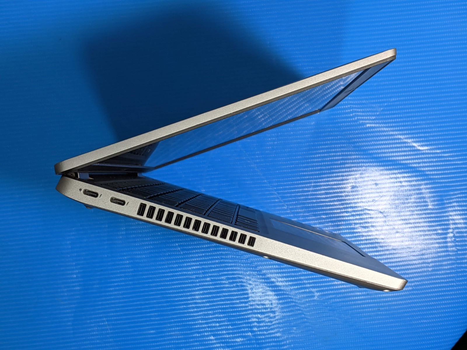 Dell Latitude 5420 14″ FHD Intel vPRO i7-1185G7 3GHz 8GB 512GB SSD W11P +Charger