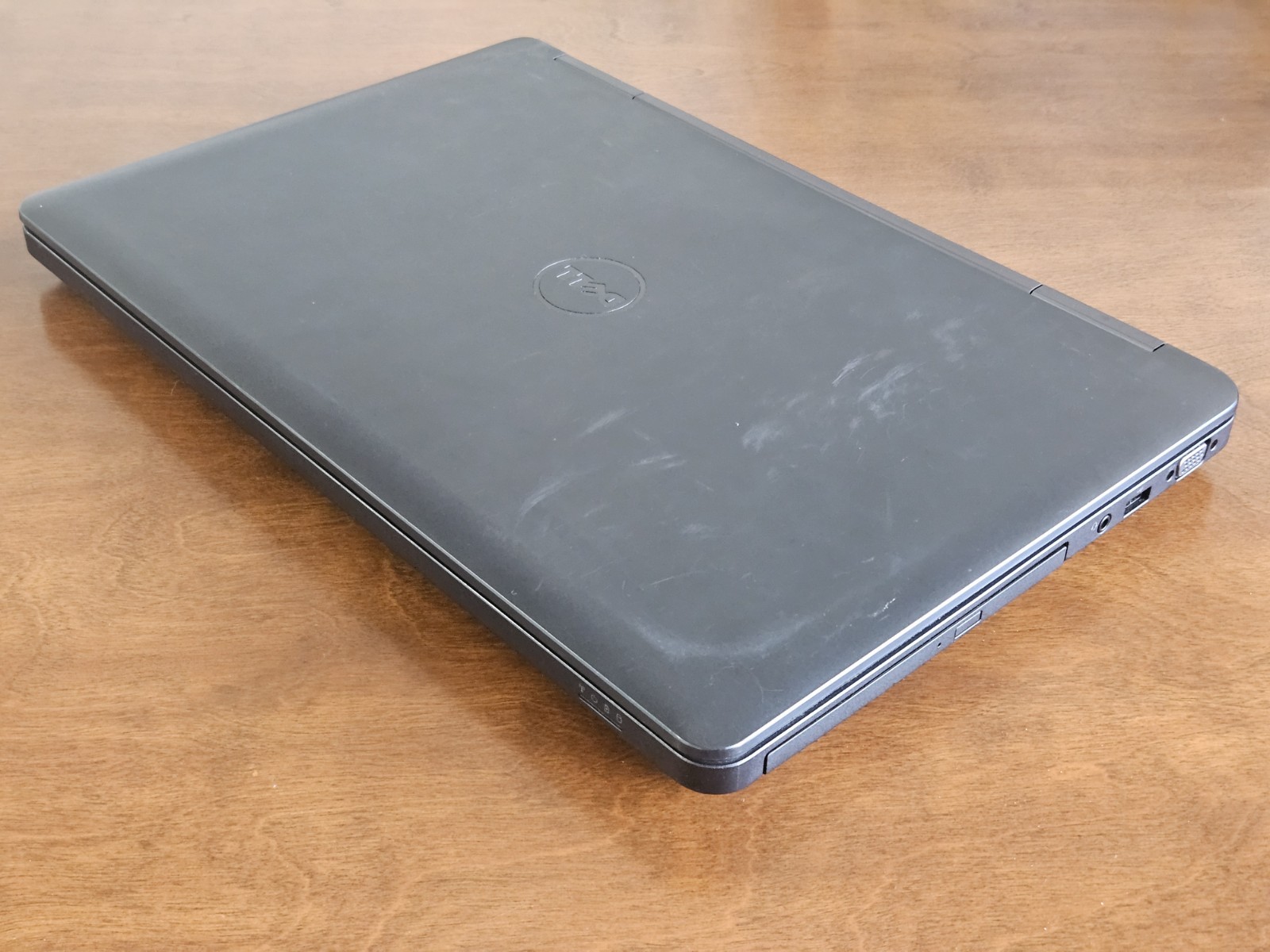 DELL Latitude E5540 15.6″ 240GB SSD, i5-4200U CPU@1.60GHz, 16GB RAM, Linux MINT