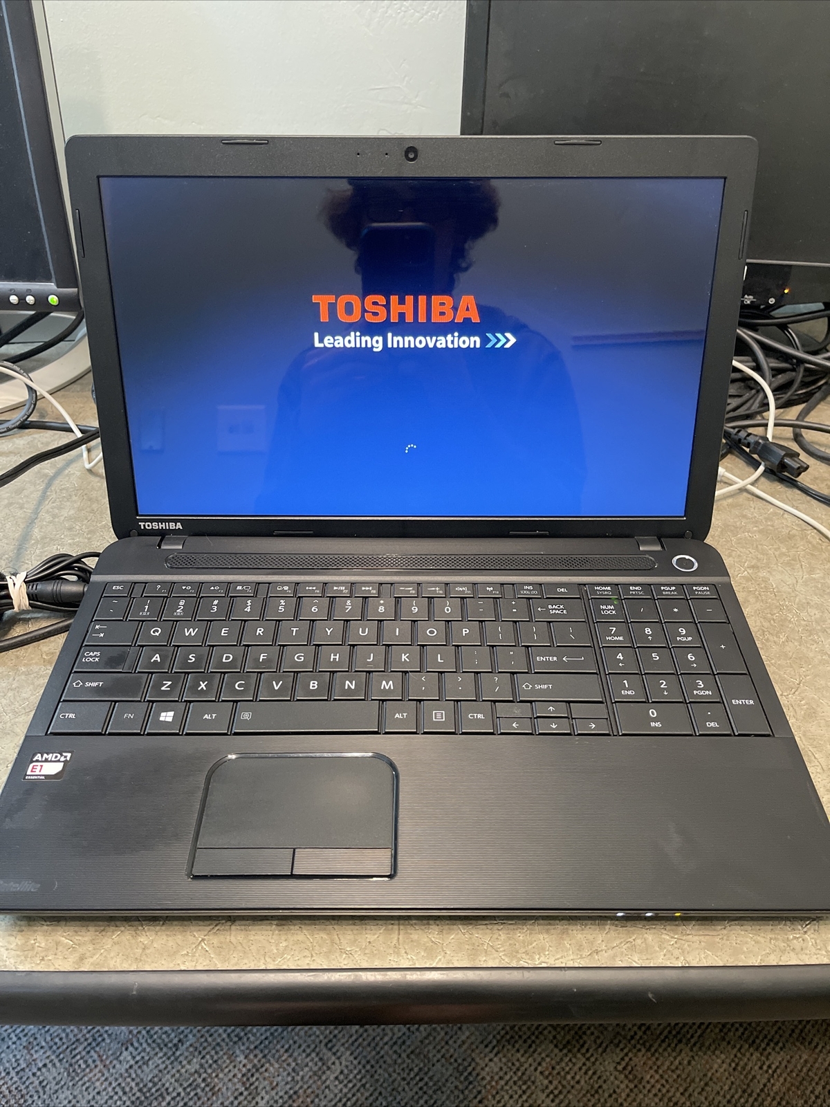 Toshiba Satellite C55D-A5304 15.6″ Laptop AMD E1-2100 4GB 500GB Win-10 DVD Cam