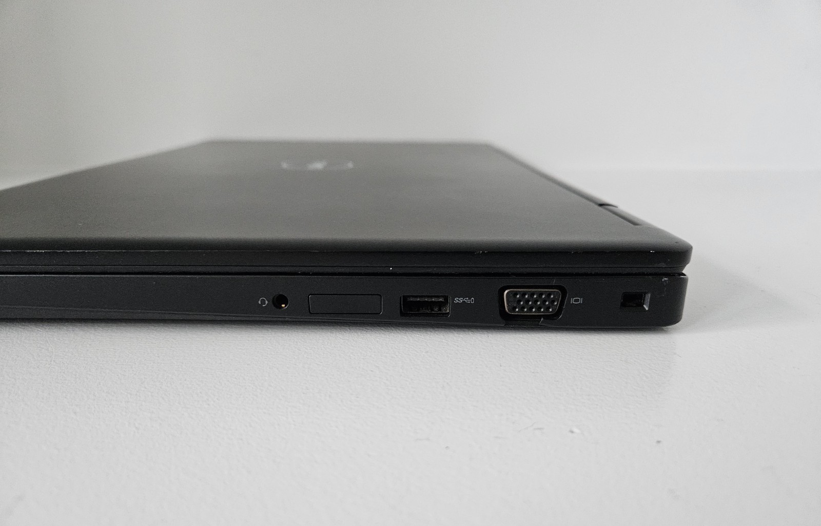 Dell Latitude 5580 15.6″ Intel Core i5-7200U 2.5GHz 8GB RAM 256GB SSD Win 11 Pro