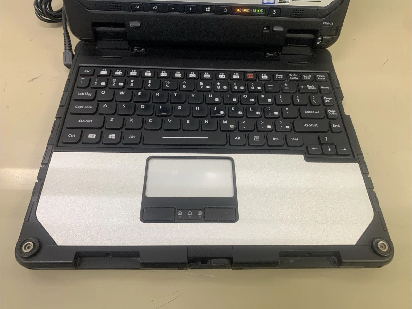 🤩Panasonic Toughbook CF-33 8GB 256GB SSD Core i5 Win 11 Pro💥