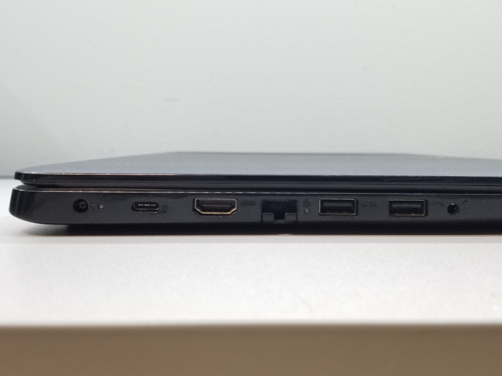 Dell Latitude 3500 15.6″ FHD i5-8265U 1.6GHz 8GB RAM 256GB NVMe Win 11 Pro WiFi