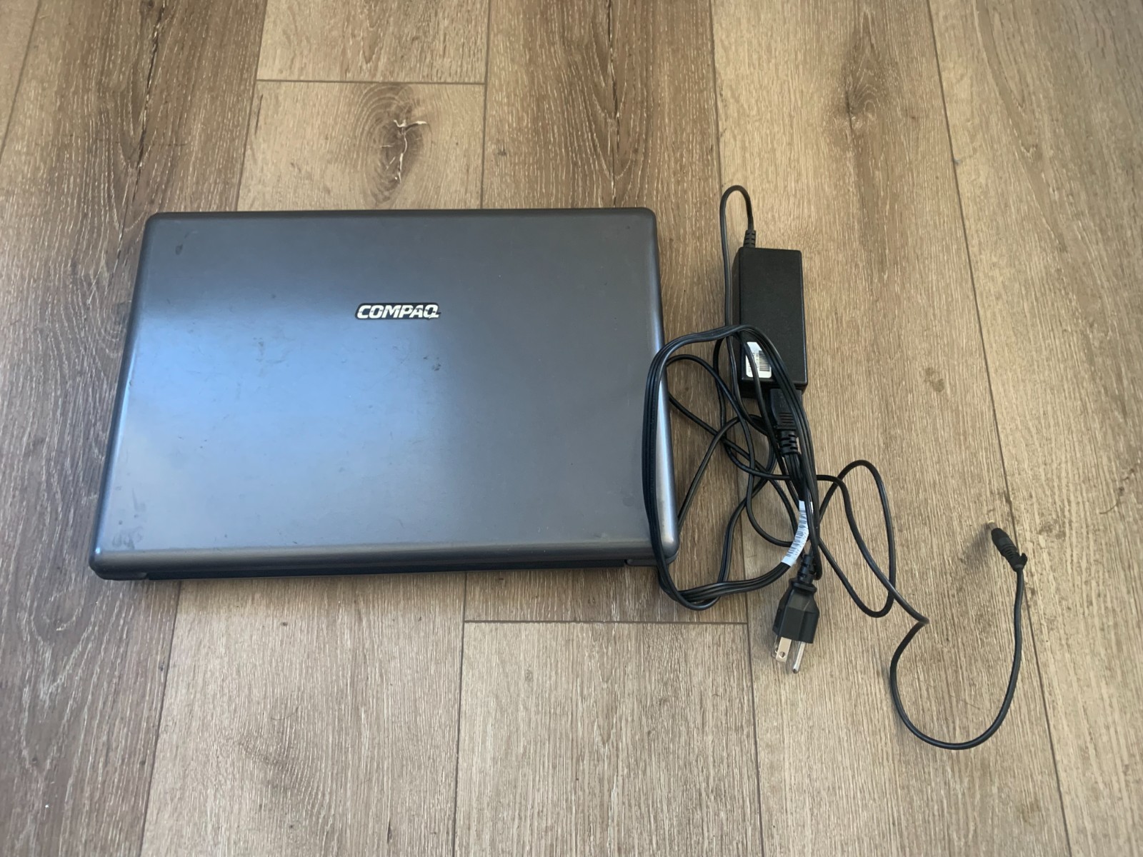 Compaq Presario V6000 15.4″ AMD Sempron 3500+ 1.80Ghz 1GB RAM 60GB HDD Win Vista