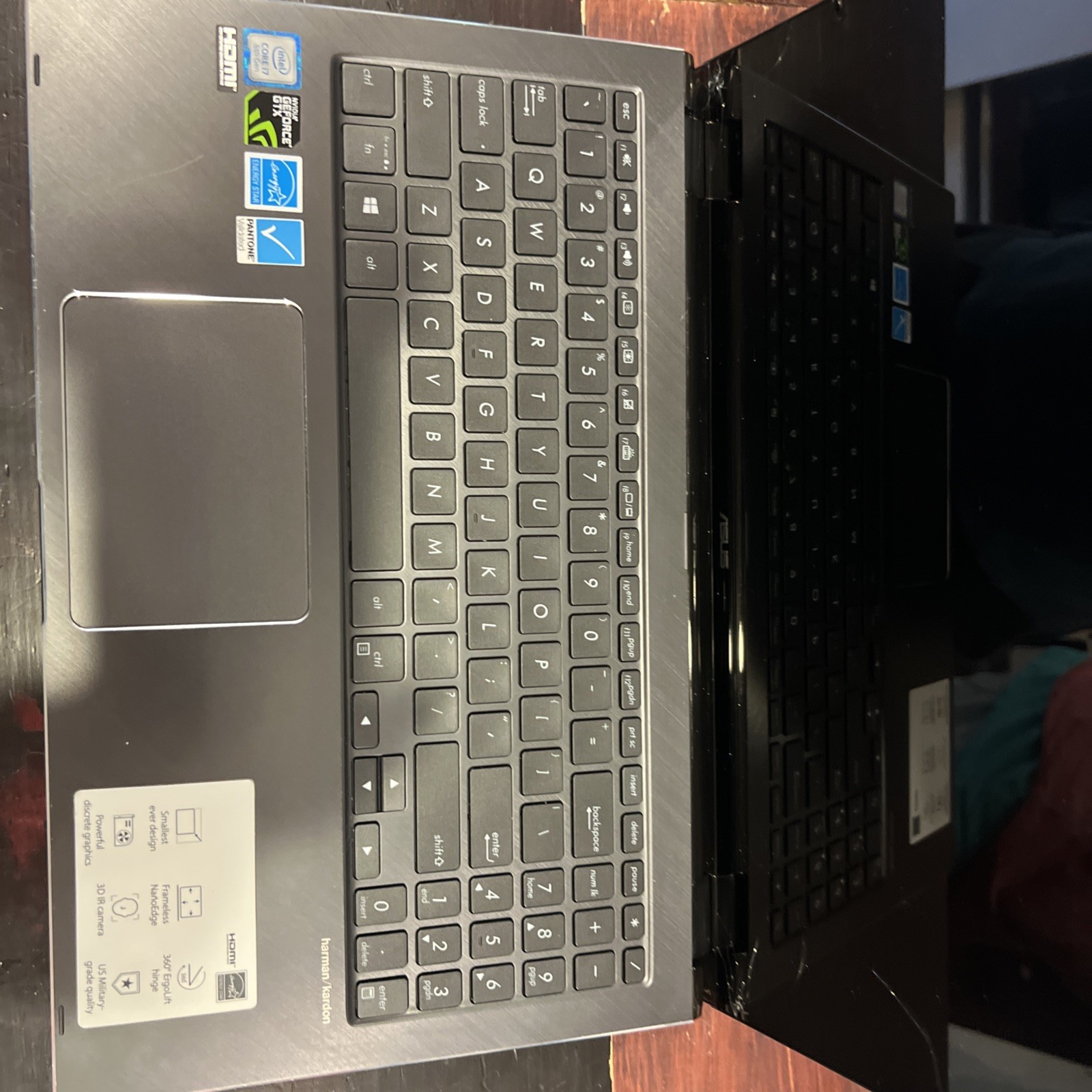 ASUS Q536F i7-8565U 16GB 15.6″ 4k Touch GeForce GTX 1050 Ror parts