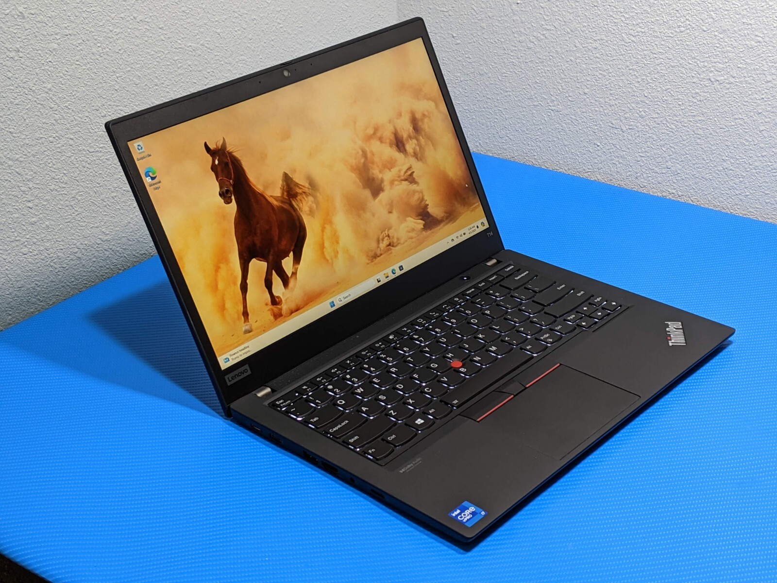 Lenovo ThinkPad T14 Gen 2i 14″FHD vPro i7-1185G7 3GHz 16GB 256GB 96t +Charger
