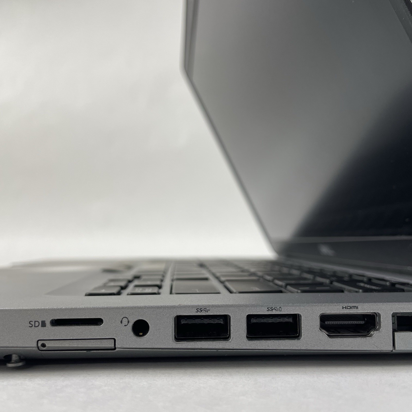 Dell Latitude 5410 14″ i7-10610U 1.80 GHz 8 GB RAM No SSD/OS/AC/Batt – READ