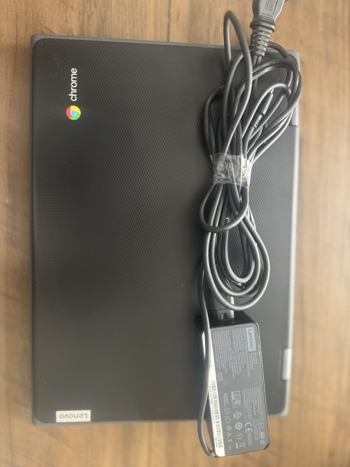 Touch screen Lenovo 300e Chromebook 2nd Gen AST 82CE with charger.