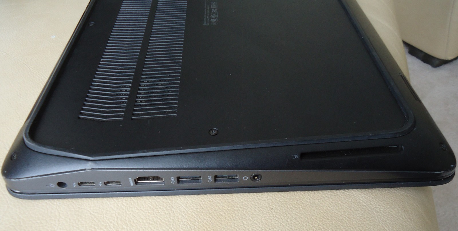 HP ZBook 15 G3 i7-6700HQ 2.70GHz 8GB 128GB NVMe 15.6″ FHD Quadro M2000M