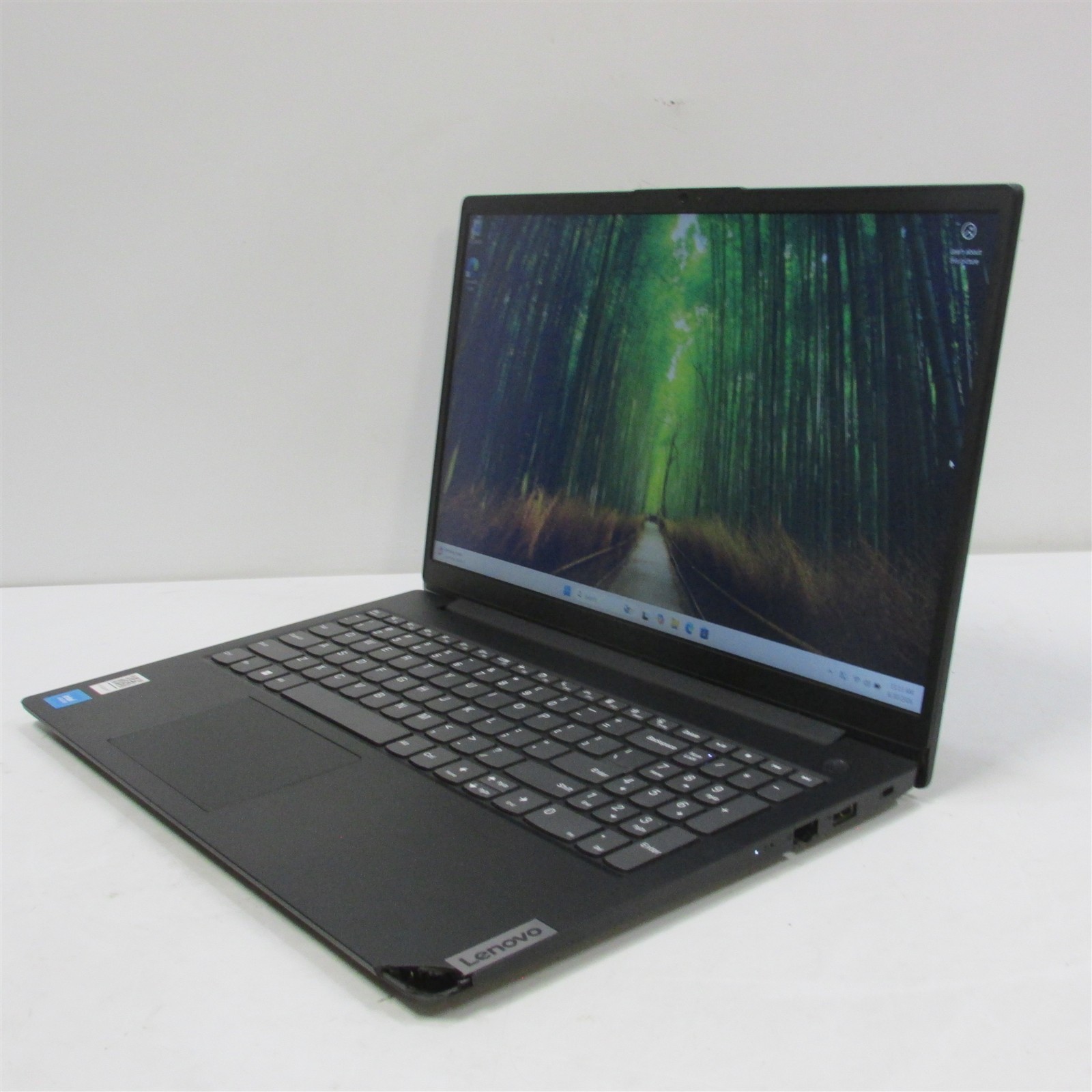 Lenovo V15 G2 IJL Celeron N4500 1.1GHz 8GB RAM 128GB NVME 15.6″ Win 11 Home DMG