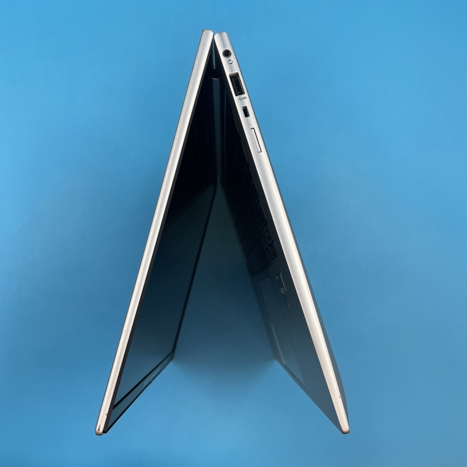 HP EliteBook 840 G10 | i5-1345U | NO RAM | NO DRIVE | NO OS | NO BATTERY | E943