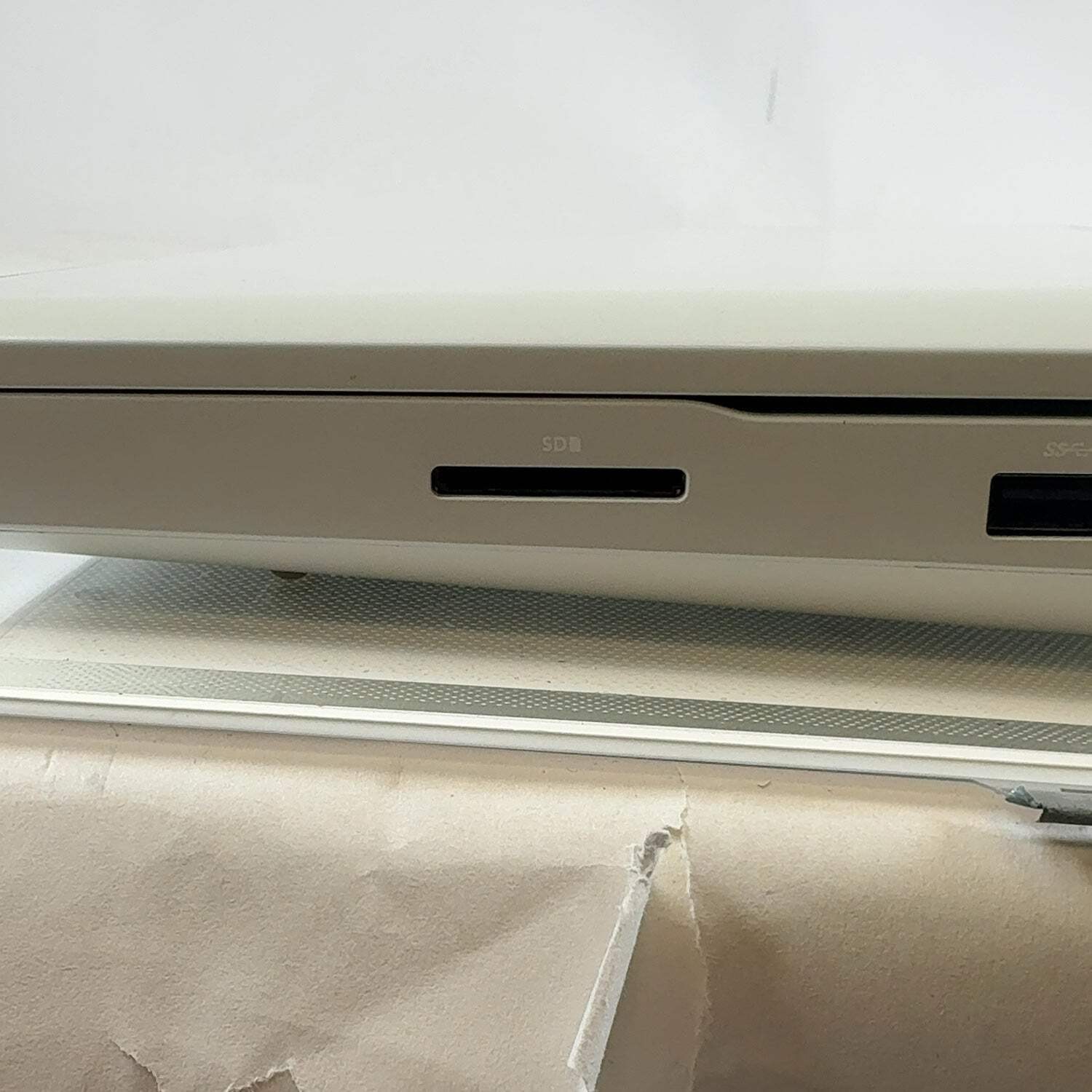 Alienware Area-51m R2 17.3″ i7-10700k 3.8GHz 16GB RAM 1TB SSD GeForce RTX 2070 S