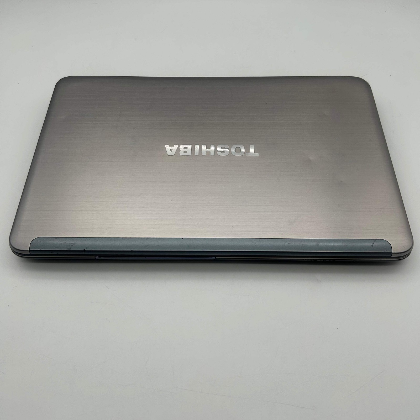 Toshiba Satellite S850 Core i7 2.4GHz,6GB RAM,512GB 15.6″ Gray Laptop