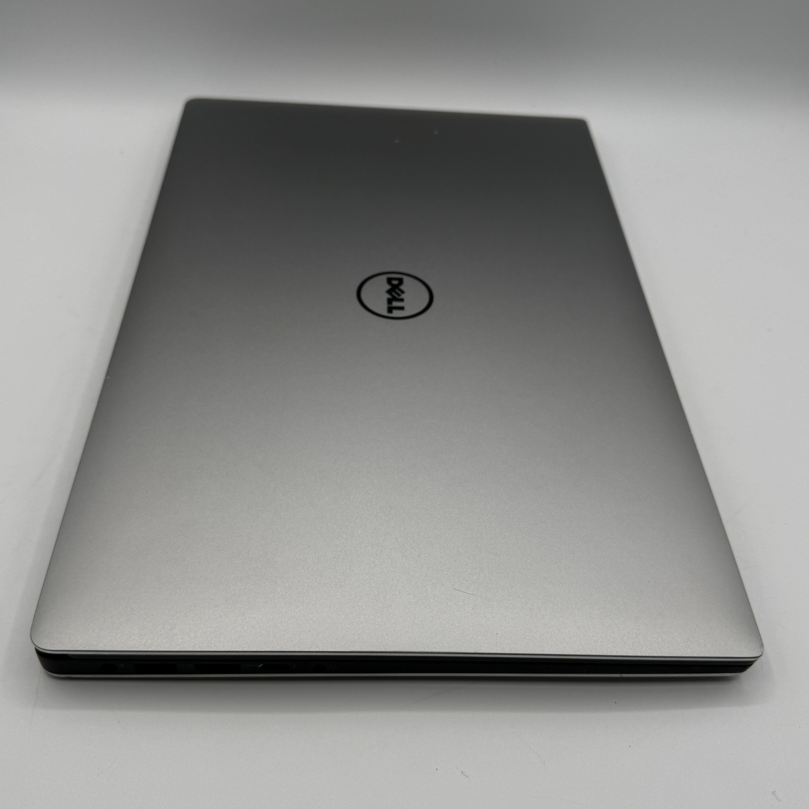Dell Precision 5520 Xeon E3-1505M 32GB RAM 512GB SSD Quadro M1200 Win 11 Read