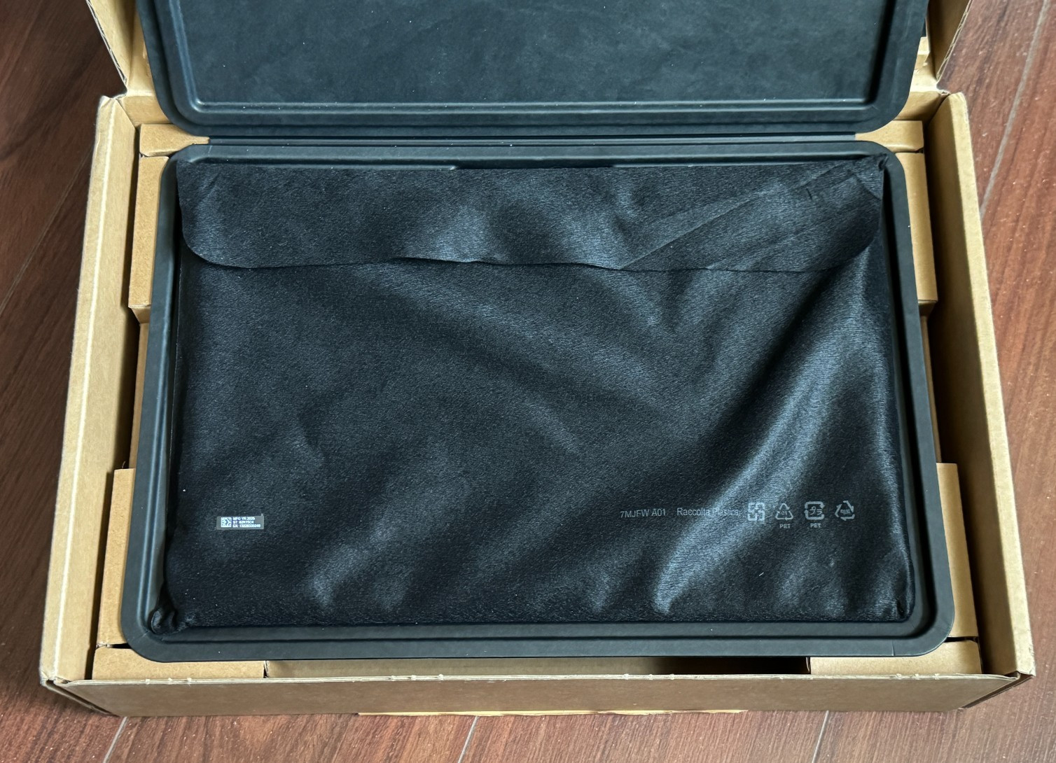 Dell 14 Premium 14.5″ 3.2K OLED Touch Laptop Ultra 7 255H 32GB RAM 1TB SSD Wty