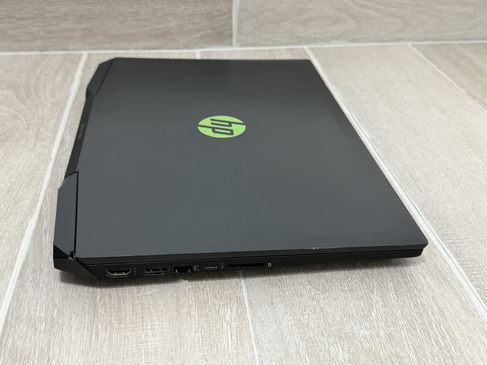 HP Pavilion 15-DK0056WM 15.6″ Gaming Core i5-9300H 8GB RAM 256GB SSD Win-11