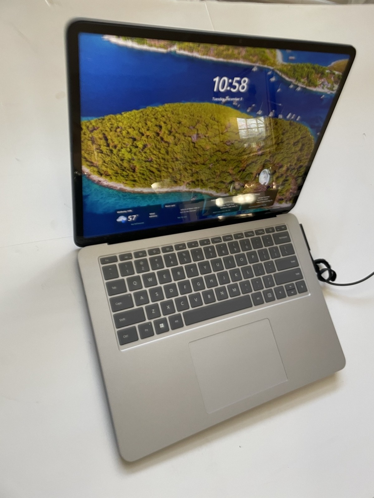Microsoft Surface Laptop Studio 14″ i5-11300H 16GB 256GB – boost up to 4.4 Ghz