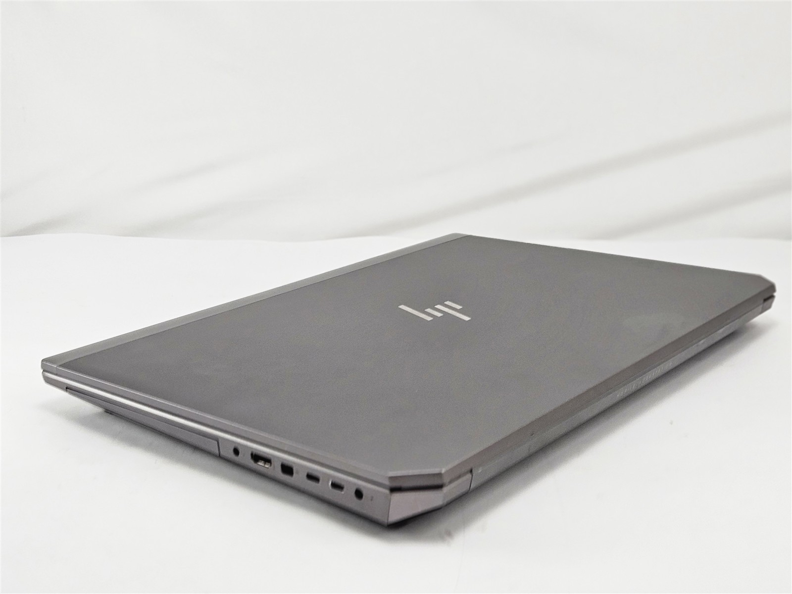 HP ZBook 17 G6 Intel Xeon E-2286M 64GB 1TB SSD 17.3″ Quadro RTX 4000