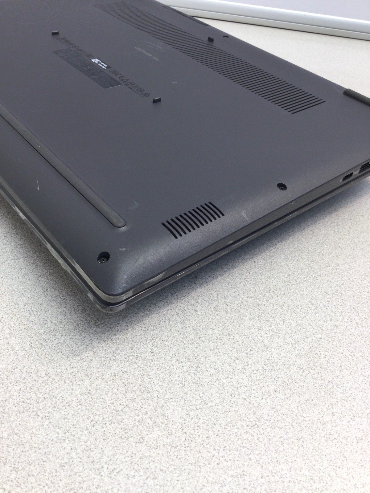 Dell Latitude 3510 15.6″ core i5-10210U 1.60GHz 8GB 256GB SSD WIN 11 PRO
