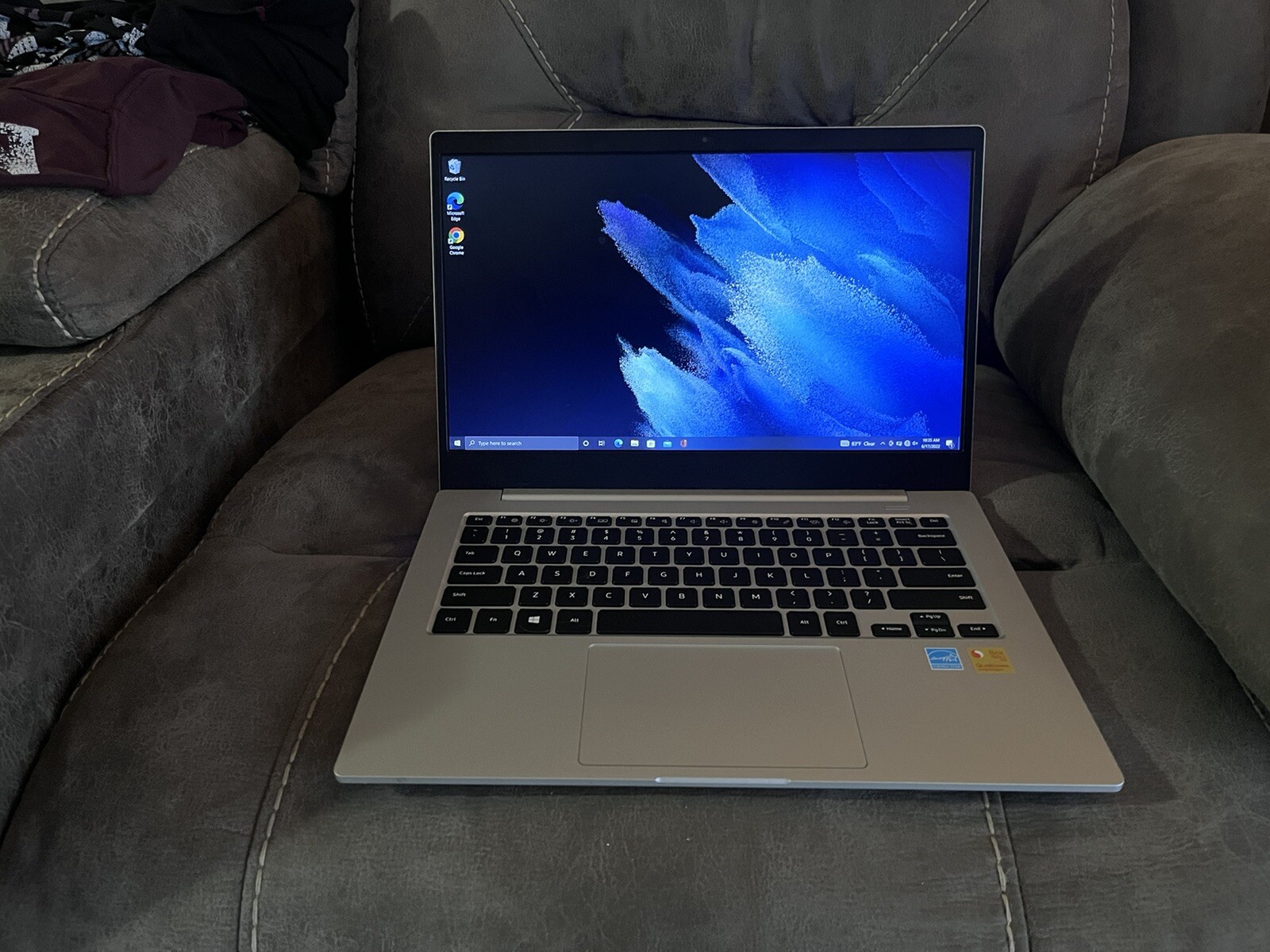 Samsung Galaxy Book Go 14″ (128GB eUFS, Qualcomm Snapdragon 8cx Gen 2, 3.15 GHz,