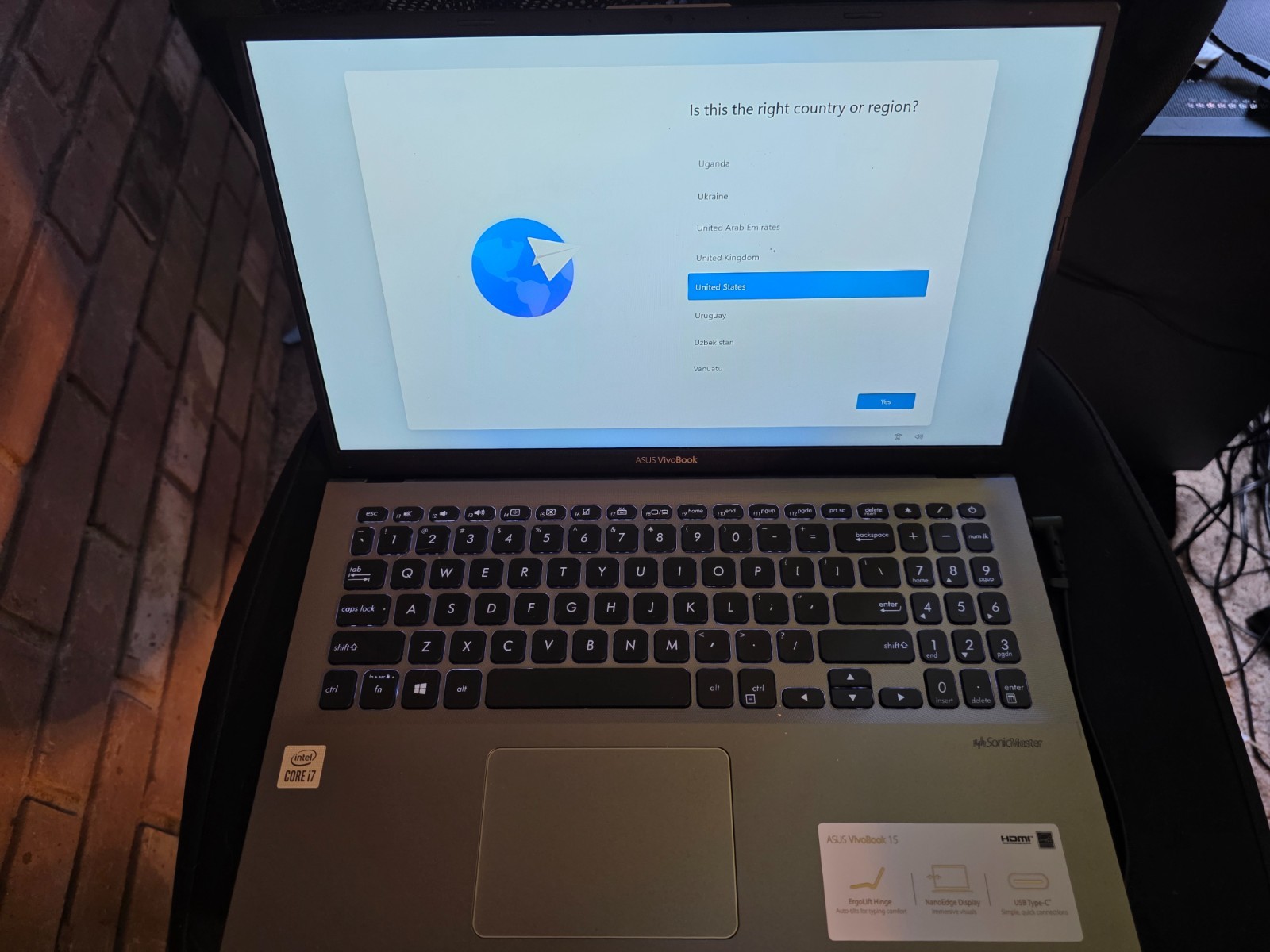ASUS VivoBook 15 15.6 inch (256GB, Intel Core i7 10th Gen., 1.30GHz, 8GB)
