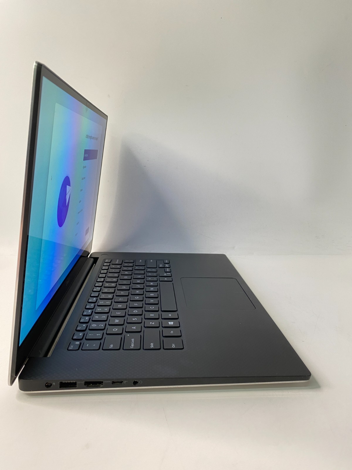 Dell XPS 15 7590 QHD OLED i7-9750H 32GB DDR4 1TB m.2 GTX 1650 Win11P- Burn In