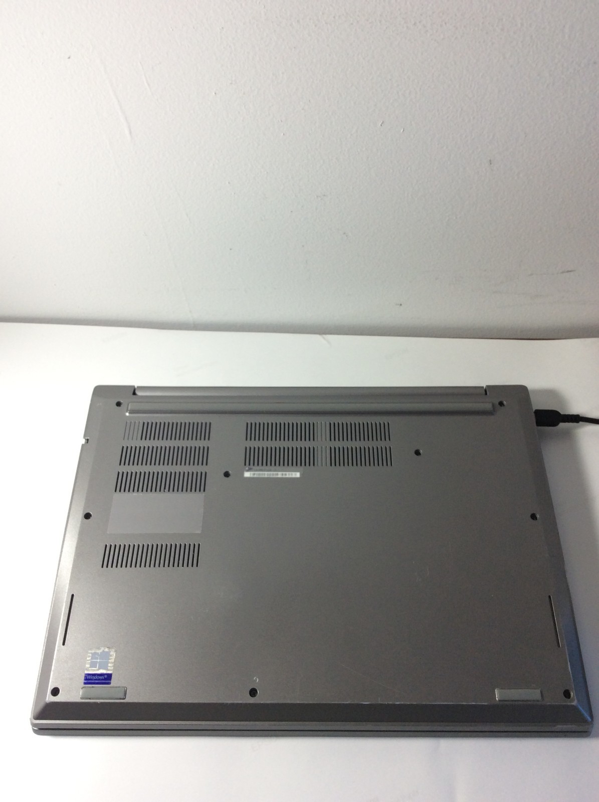 LENOVO ThinkPad E490 i5 | 8GB RAM | 256GB SSD | WIN11P | NO CHARGER