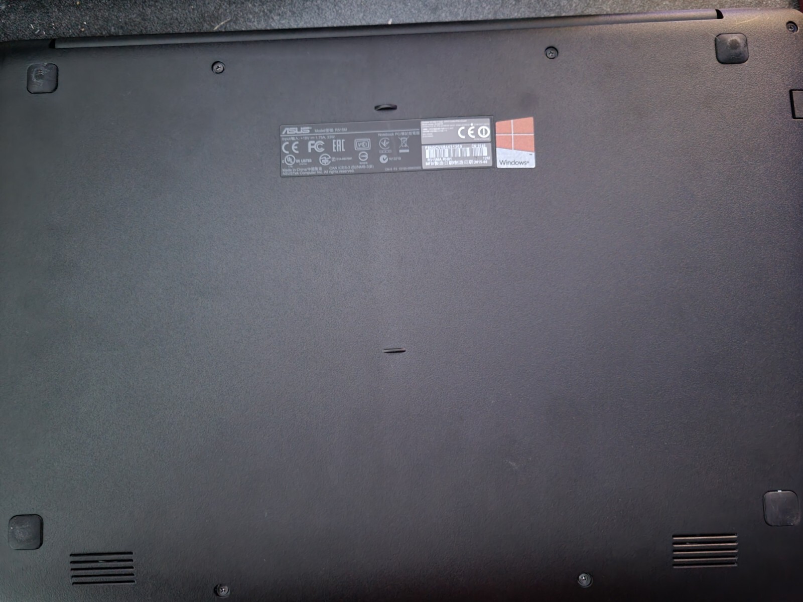Asus R515m Laptop + Docking Station