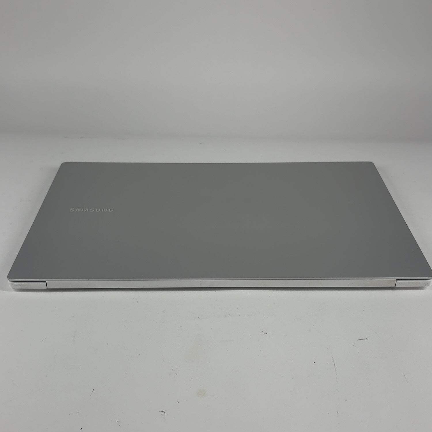 Samsung Galaxy Book Pro NP950XDB 15.6″ i5-1135G7 2.4GHz 8GB RAM 512GB SSD