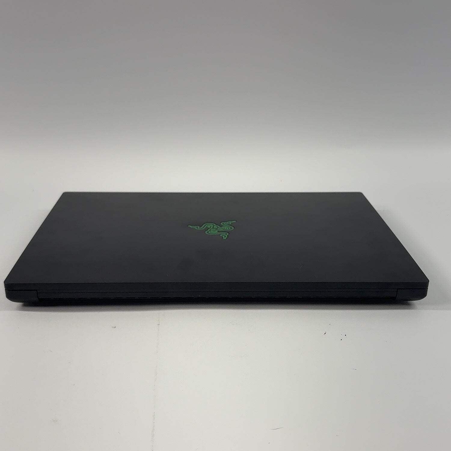 Razer Blade 16 RZ09-0483 16″ i9-13950HX 2.2GHz 32GB RAM 1TB SSD GeForce RTX 4090