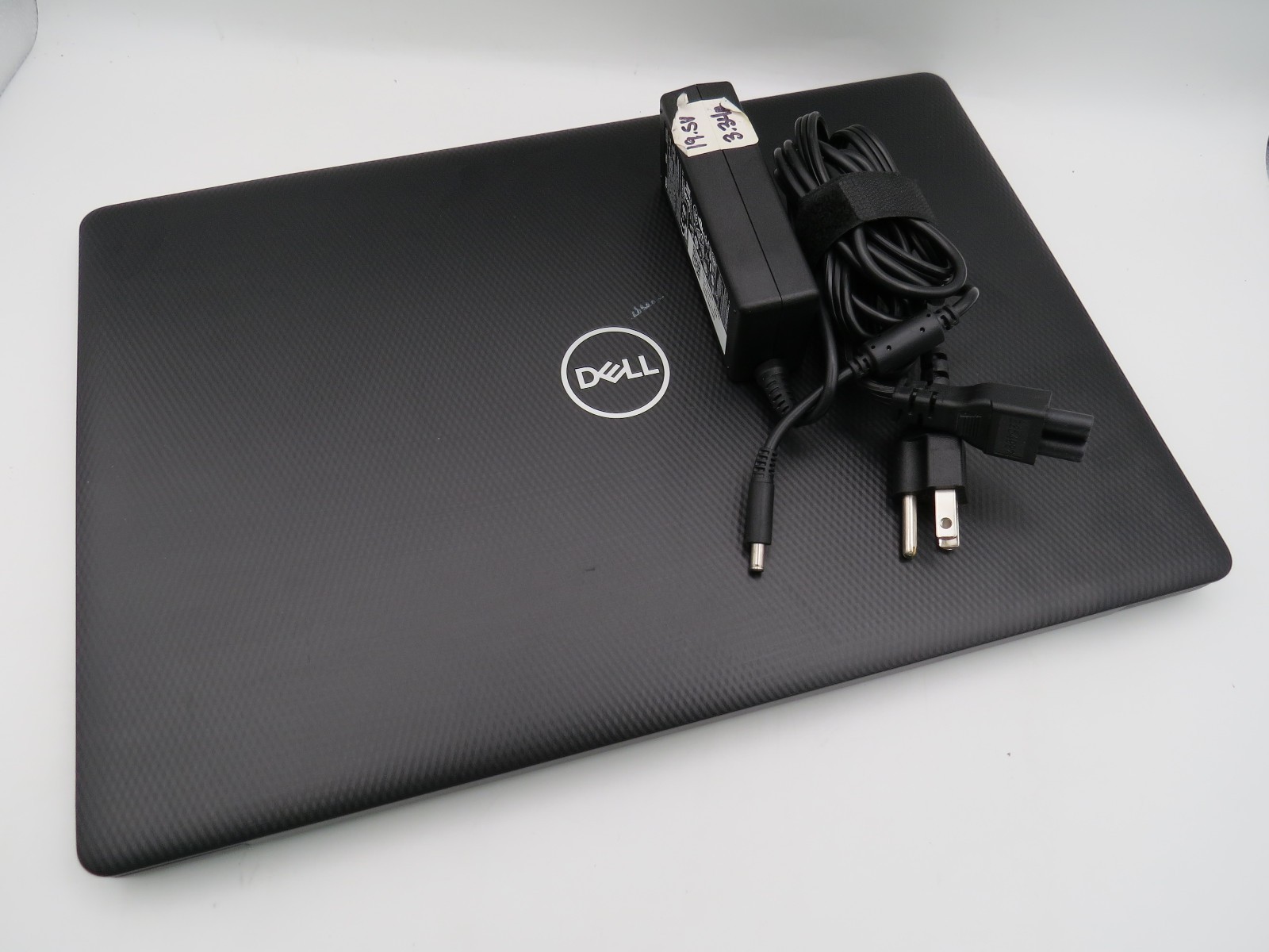 Dell inspiron 3595 AMD A9-9425 @ 3.1GHz 8GB DDR4 256GB m2 15.6″ No OS