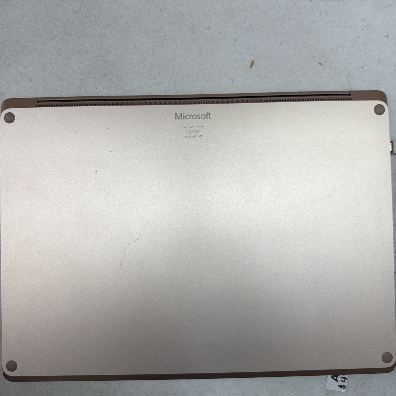 Microsoft Laptop 5 13in i5 8GB 512GB Sandstone (FOR PARTS OR NOT WORKING!)