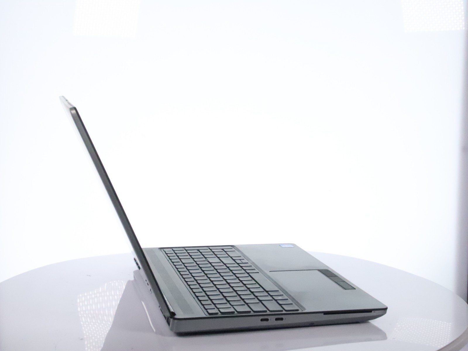 Dell Precision 7560 i7-11850H 32GB RAM 512GB NVMe 4GB NVIDIA T1200 W11P w/ AC