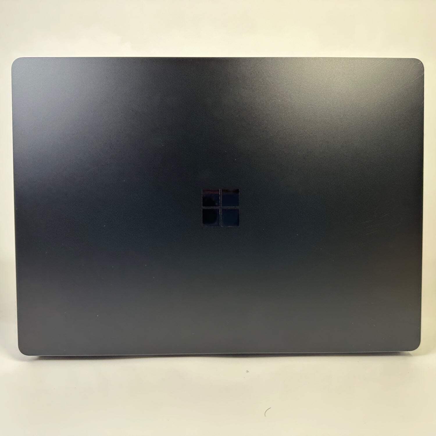 Microsoft Surface Laptop 5 1951 13.5″ i5-1235U 1.3GHz 8GB RAM 512GB SSD