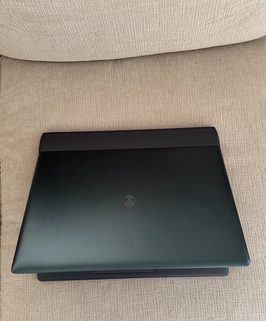ALIENWARE AREA 51 ULTRA 9 64GB RAM 2TB SSD 5070 Ti