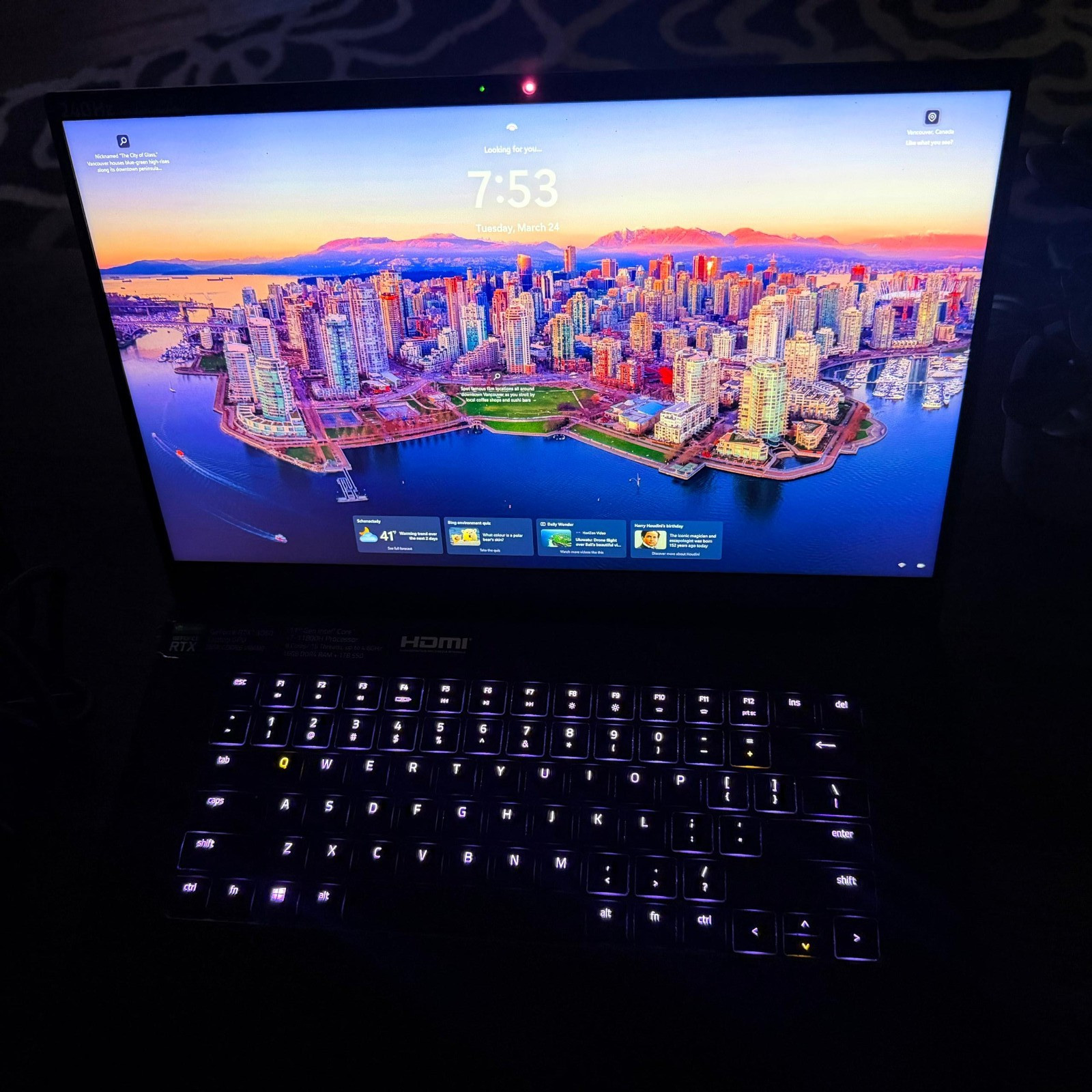 Razer Blade 15 Advanced Model 15.6″ (1TB SSD, Intel Core i7 11th Gen Mid 2021)