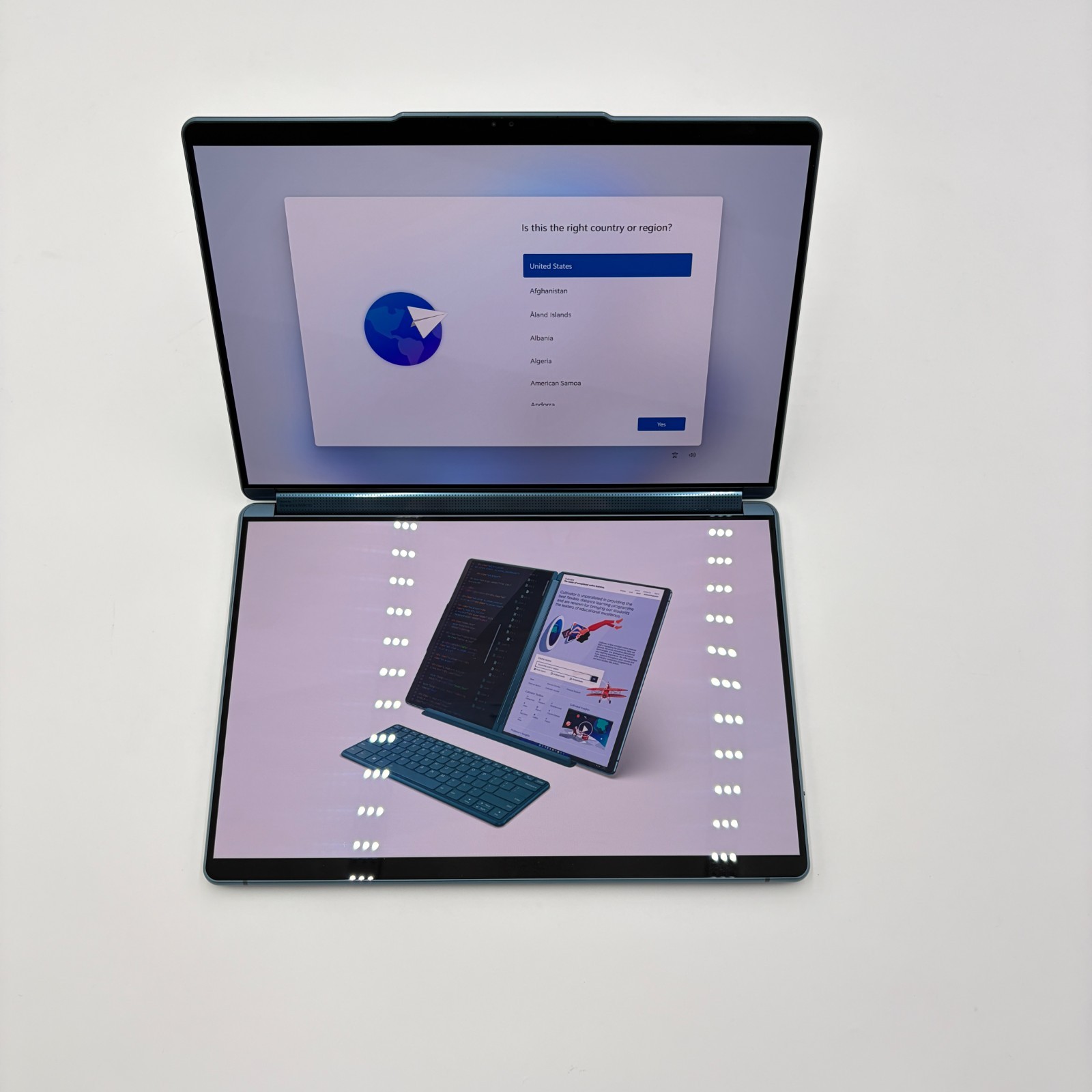 Lenovo Yoga Book 9 (13IRU8) Laptop – i7 1355U, 16GB Ram, 512GB SSD, Touch, W11H