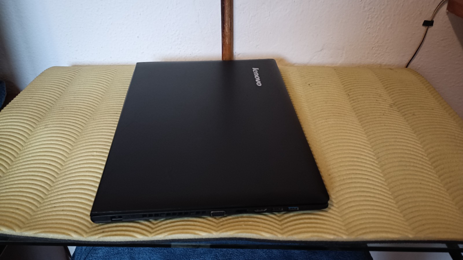 Lenovo ideapad z50-75 15.6″ AMD A8-7100 8core 8gb 128gb AMD radeon r5 m230 2GB