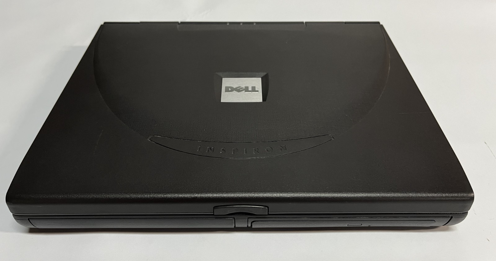 Dell Inspiron 3800 Pentium III 500Mhz 256MB Ram, 6GB HDD ATi Mobility Windows 98