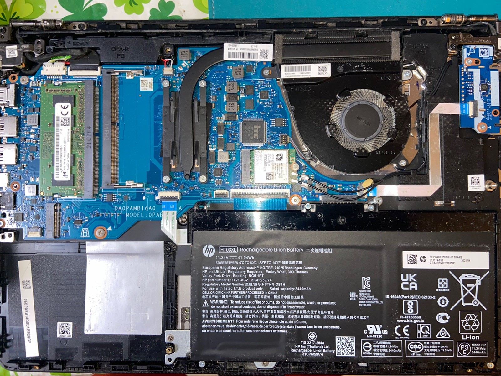 HP 14″ (NO DRIVE, AMD Athlon Gold 3150U, 4GB RAM) REPAIR/ PARTS ONLY