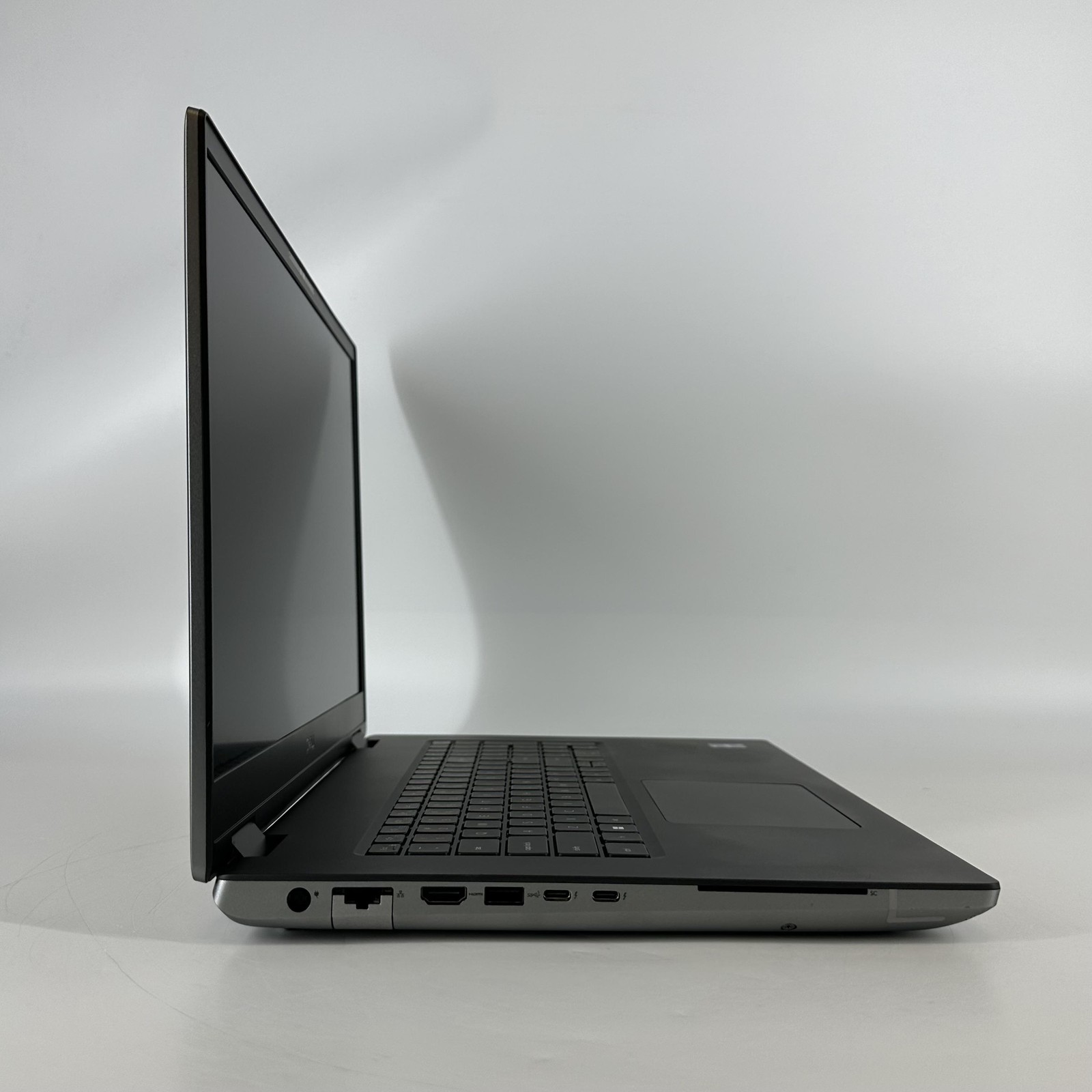 Dell Precision 7780 17 FHD i7-13850HX 32GB 512GB SSD RTX 2000 Ada – BENT FRAME