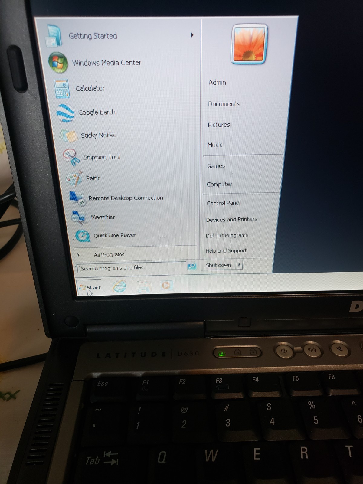 Dell Latitude D630 Laptop Windows Vista WiFi Serial port DVD/CD Works SEE Pics
