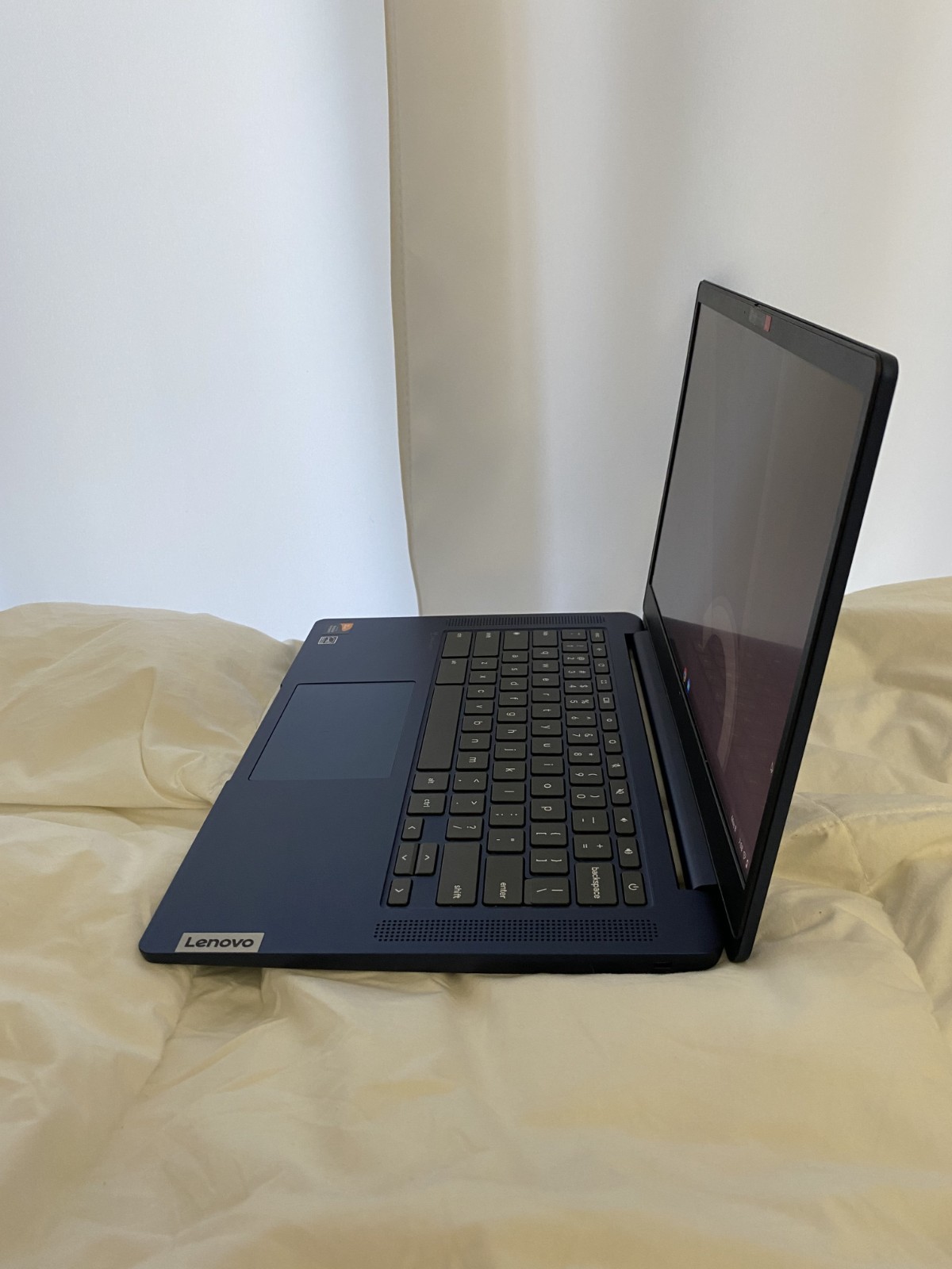 Lenovo IdeaPad Slim 3 Chromebook Laptop – 14″ Full HD Touchscreen Laptop